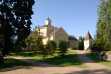 Luopioisten kirkko, ulkokuva